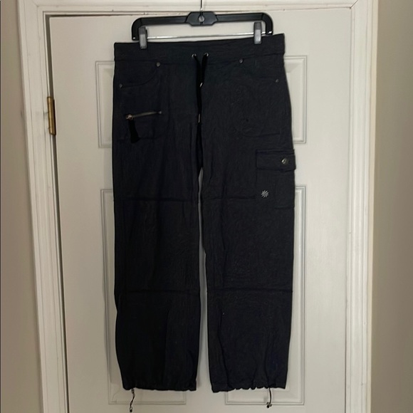 Athleta - Charcoal Cargo Pants with Utility Design -size MP - Picture 1 of 5